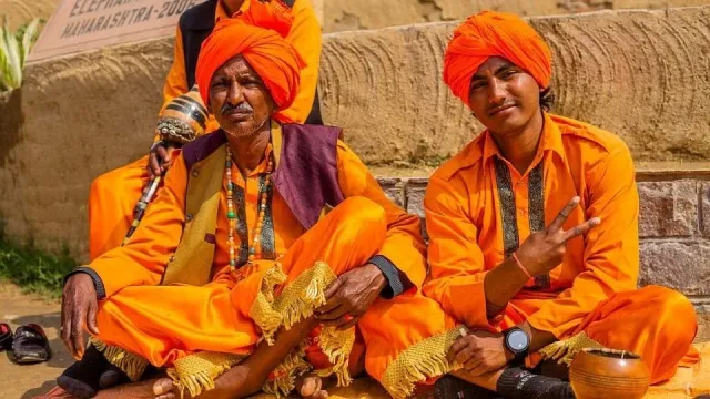 कुंभ मेला 2025 के अद्भुत अनुभव के लिए तैयार रहें! यहाँ जानिए यात्रा को आसान और सुरक्षित बनाने के लिए कुछ बेहतरीन सुझाव।