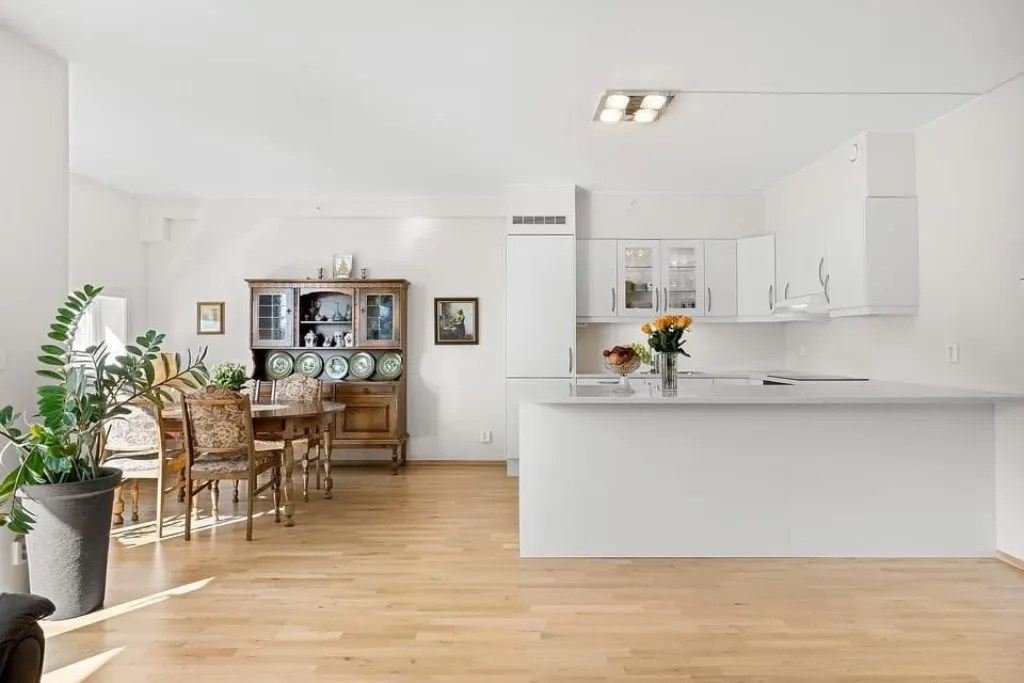 Flip or Hold? A Comprehensive Look at House Flipping in 2023