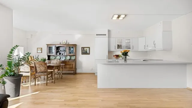 Flip or Hold? A Comprehensive Look at House Flipping in 2023