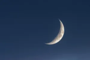 क्या आपकी चंद्र राशि आपकी भावनाओं को समझने की कुंजी है?