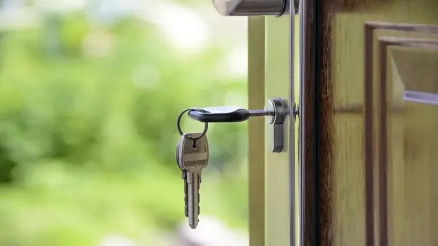 The Ultimate Guide to House Flipping in America: Tips from the Pros